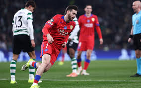 Sporting Lisbonne-PSG (2-1) : la frappe merveilleuse de Khvicha Kvaratskhelia avait redonné espoir aux Parisiens