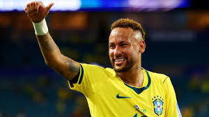 Negócios, dinheiro e até documentários: as semelhanças, e diferenças, entre os pais de Neymar e Haaland