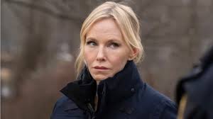 Kelli Giddish as Sgt. Amanda Rollins