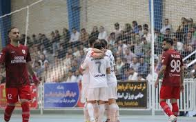 گیتی‌پسند یک قدم به قهرمانی نزدیک‌تر شد؛ تلاش مس برای ماندن در کورس