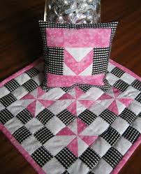 Résultat de recherche d'images pour "pinwheel quilt patterns"