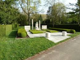 Hauptfriedhof: Grab Brunhilde Baur, Verlegerin:: MGRS 32UMV5829 ... - 017898_a69122d1