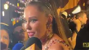 Paolla Oliveira diz ser 'louca' por Diogo Nogueira e elogia Virginia no carnaval do Rio