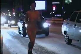 Image result for joven corriendo desnudo