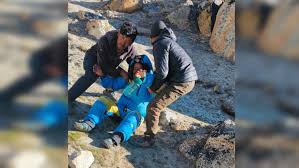 Hillary Dawa Sherpa Survived Six Days Alone on Mount Everest After Being Left on the Peak