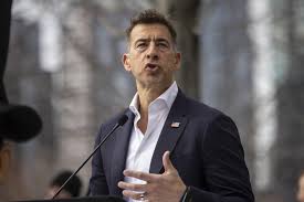 Joining mayor's race, Giannoulias casts himself as a coalition builder, says Johnson ‘has not met the moment’
