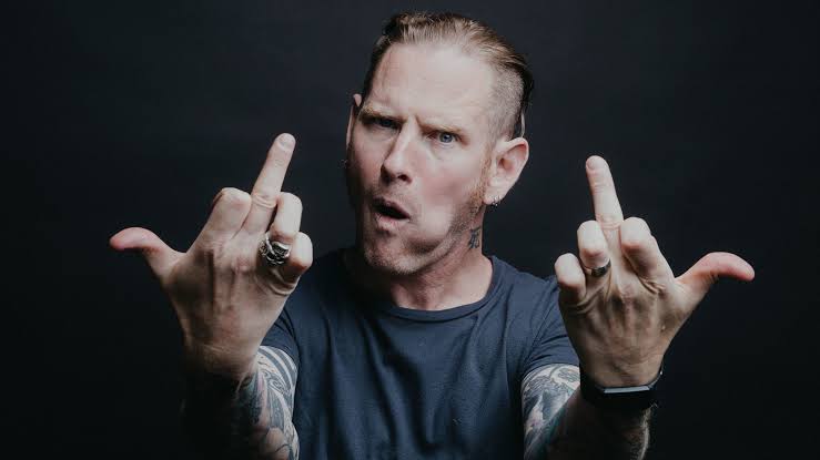 Corey Taylor of Slipknot Asked Rock & Roll Hall of Fame to "Take This and  Shove it" - Sinusoidal Music