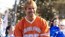 Hollywood Minute: ‘Superman’ star tackles a true football story