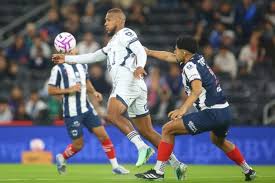 Salomón Rondón va por doble récord en el futbol mexicano