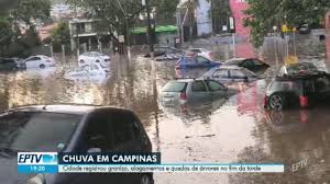 Chuva causa alagamentos e quedas de árvores em Campinas