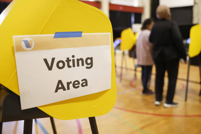 Los Angeles Mayor Karen Bass amplifies fake poll results showing her leading Nithya Raman; Median Strategies behind the poll remains unknown