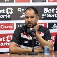 Santa Cruz ainda tem seis reforços que não estrearam na Série C