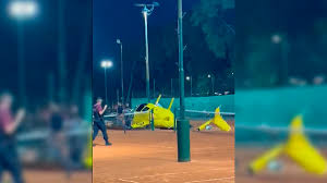 Urgente: Helicóptero se estrella en canchas de tenis en Palermo. Heridos