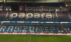 BİLETLERE RAĞBET YOK... TRİBÜNLER BOŞ KALDI!