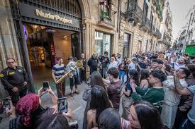 ¿Colas en la inauguración de Nude Project en Barcelona? ¡He dormido en la calle!