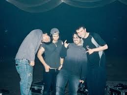 Fred again.. y Latin Mafia estrenan Under the Fabric y anuncian un livestream para crear un mixtape