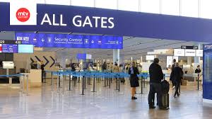 Hurja varoitus kesämatkailijoille: Lentojen perumiset suunnitteilla