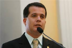 De acordo com a assessoria do prefeito Edson Vieira (PSDB), o objetivo é esclarecer a situação de polêmica que envolve o pagamento dos salários e férias dos ... - Edson-Vieira
