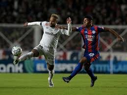 Santos vai empatando na 🇦🇷 com GOLAÇO; Bota amplia contra o Petrolero