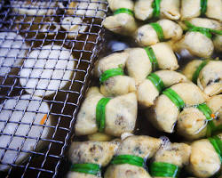 Busan Bupyeong Market Fried Tofu Pockets Yubu Jumeoni, AI 생성
