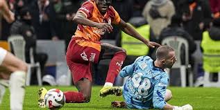 Osimhen brilha com dois golos na vitória do Galatasaray sobre Alanyaspor
