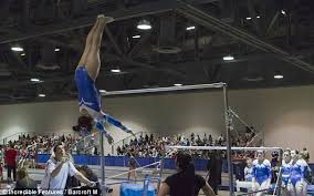 Lola Walters: Blind teenage gymnast who is taking America by storm ... - article-2105335-11DFA20C000005DC-139_634x396