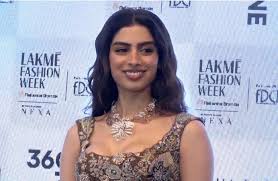 Khushi Kapoor’s Viral Yellow Outfit and the LFW 2026 PR Masterclass We All Fell For