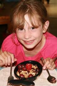 Little Chef Grace McNally proudly displays her first creation | Photo by Jen ... - little-chef1