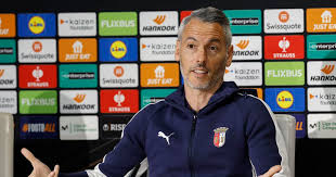 Carlos Vicens confirma duas baixas para receção ao Friburgo