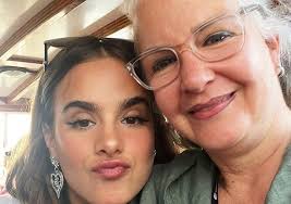 Gala Montes exhibe doloroso mensaje que su madre le escribió en su niñez; 