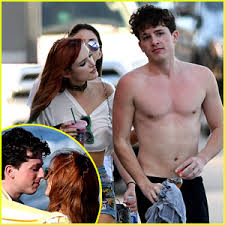 Resultado de imagem para bella thorne e charlie puth