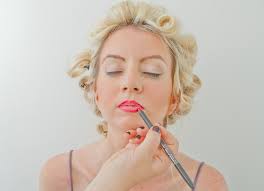 ... you want – Marilyn always drew over her natural lip line to give her that trademark pout! Amanda Scruby-Marilyn Monroe Make Up-0011 - amanda-scruby-marilyn-monroe-make-up-0011