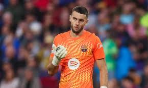 Problems with Barcelona, the wounded goalkeeper Garcia — Periskopi