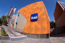 Itaú Unibanco registra lucro recorrente de R$ 12,317 bilhões no 4º tri, alta de 3,7% no trimestre e de 13,2% em 12 meses