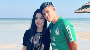 Esposa de Uriel Antuna lanza mensaje que sacude a Tigres y elogia su nueva vida en Pumas