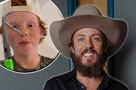 OUCH! Chris Janson's Son Suffers Painful Fishing Accident - See Pics! - Imagen principal del artículo
