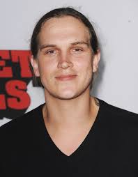 Jason Mewes. Premiere of Open Road Films&#39; Machete Kills Photo credit: Apega / WENN. To fit your screen, we scale this picture smaller than its actual size. - jason-mewes-premiere-machete-kills-01