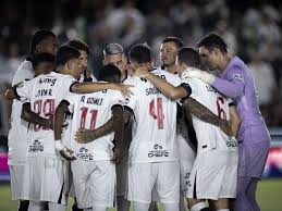 Atacante 'rouba a cena' no Vasco e é contratado em definitivo