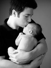 Image result for ‫بوسیدن فرزندان‬‎