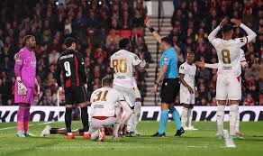🤯 Thursday's European football: bizarre red card and stunner; watch