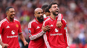 Fernandes hat-trick inspires Man Utd rout of Ipswich