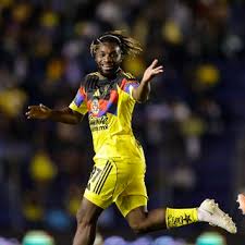 Le footballeur Antillo-Guyanais Allan Saint-Maximin dénonce le racisme contre ses enfants au Mexique