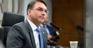 A ‘força inédita’ de Flávio Bolsonaro em nova pesquisa e o número que pode mudar o jogo