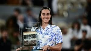 "J'ai rêvé de gagner ici" : l'hommage de Roland-Garros à la retraitée Caroline Garcia