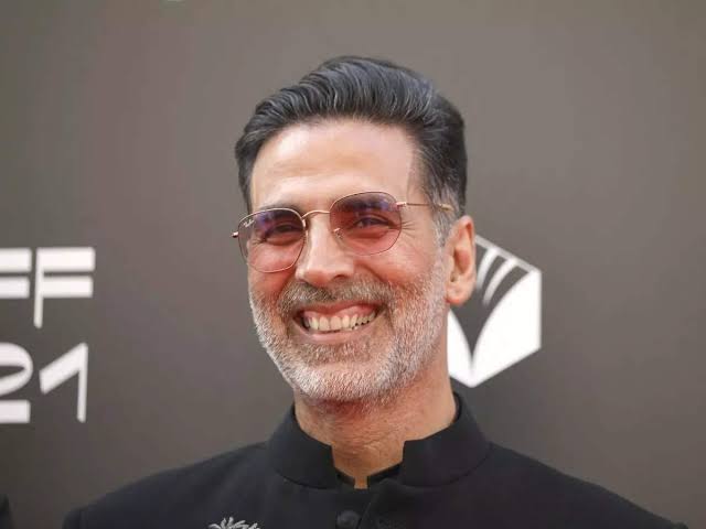 Akshay Kumar beats Monday blues in style! And netizens can’t keep calm -  The Economic Times