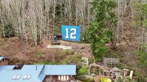 The Story Behind the Giant Seahawks '12' Flag Over I-90