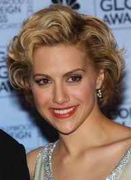 Brittany Murphy Short, Wavy Hairstyle. PHOTO 1 OF 6. Brittany Murphy&#39;s super-short blonde &#39;do is effortless (sorta) for straight hair or wavy. What to do: - brittany-murphy-short-wavy