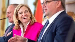 Kuriose Regierungs-PK - Steuerinnen haben in Österreich nichts zu lachen