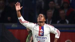 VIDEO: 'Unacceptable!' - Endrick dances in front of PSG ultras after Lyon shock win