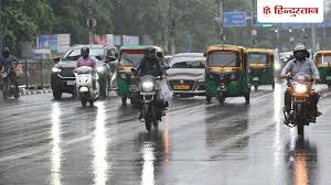 दिल्ली में गिरे ओले; आंधी के साथ झमाझम बारिश से बदला मौसम, आगे 3 दिन बौछारें